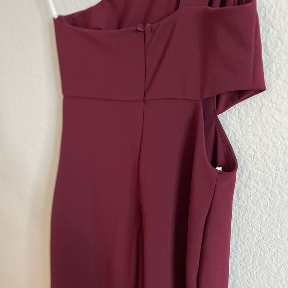 NWOT Simply Beautiful Burgundy One-Shoulder Cutout Maxi Dress - Picture 8 of 8